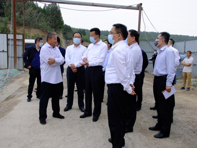 抓住项目不放松---王勤光到宏达集团调研重点项目情况
